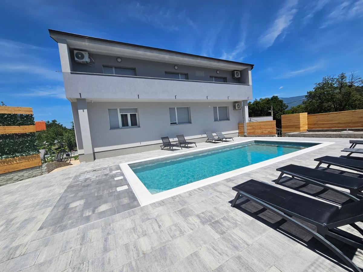 Apartment Dado *