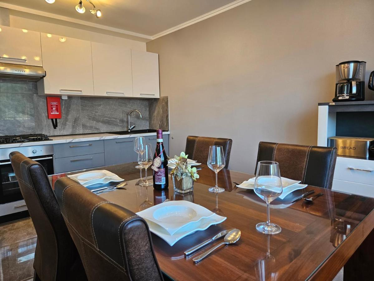 Dado Apartment Cavle