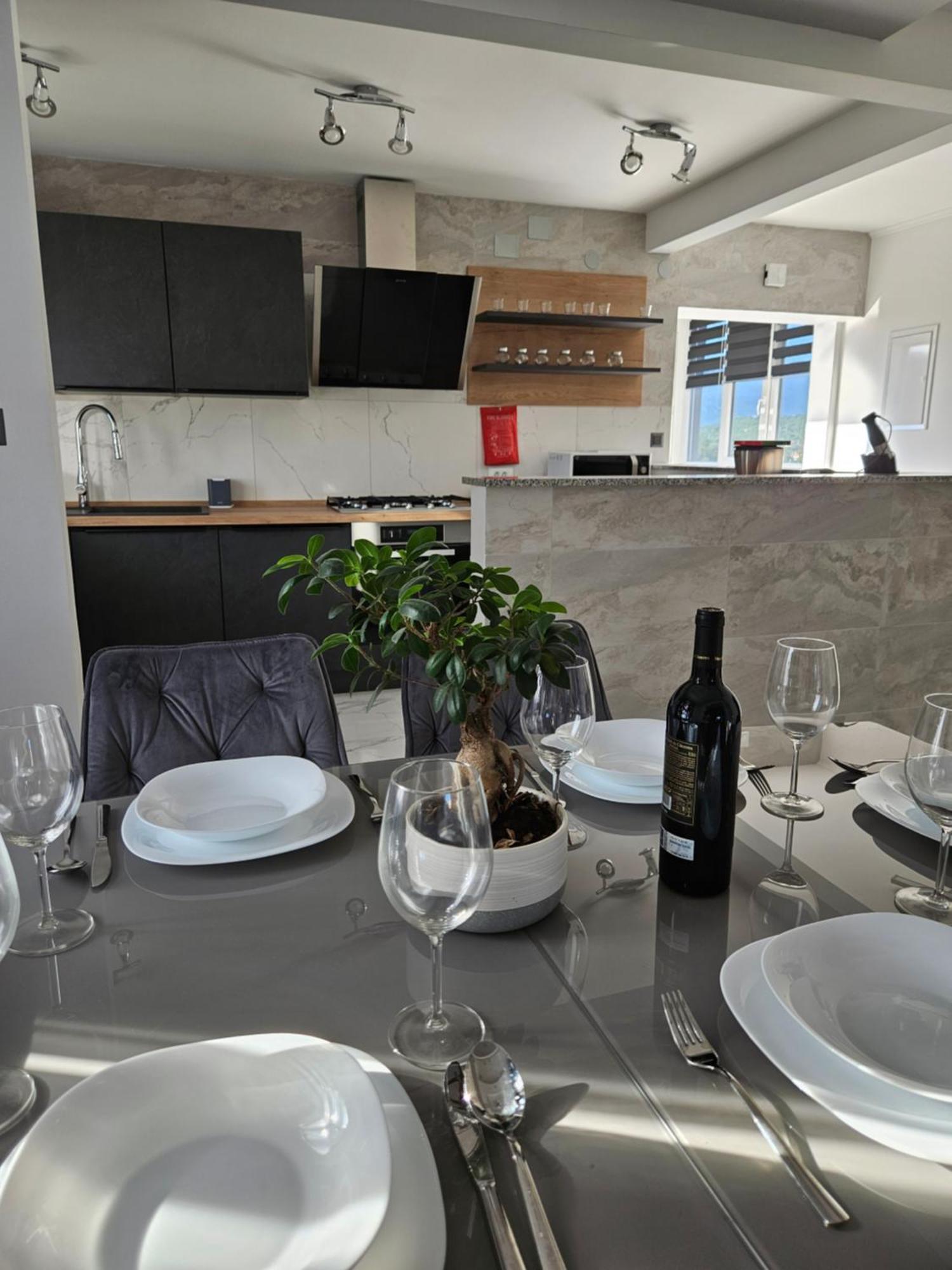 Apartment Dado *
